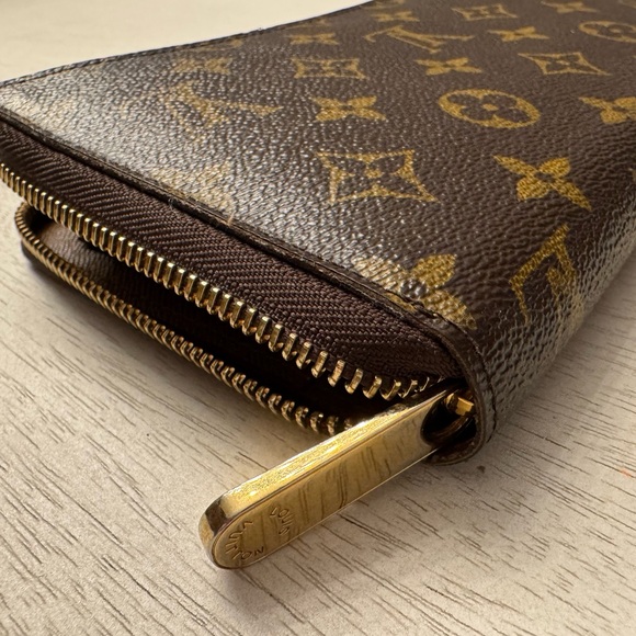 Louis Vuitton monogram wallet - Picture 8 of 11